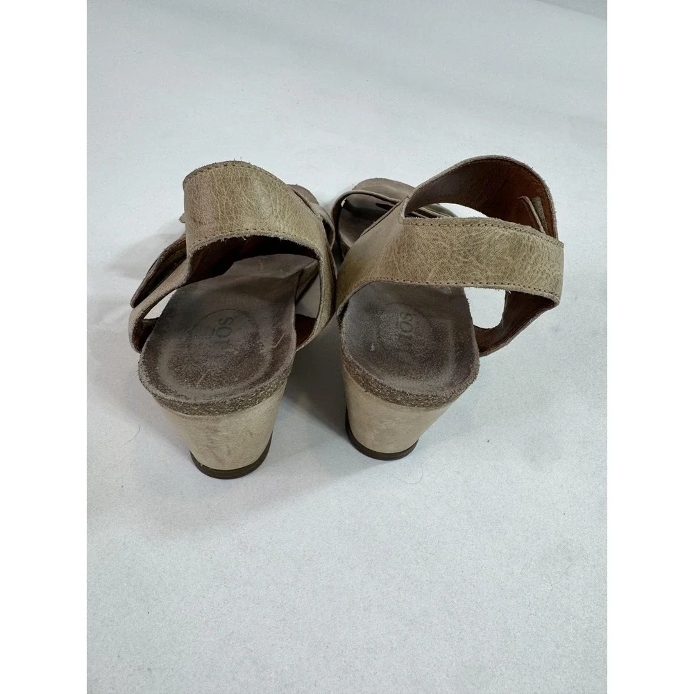 Taos Sandals Shoes Womens Size 10 Beige Leather Wedge Big Button Strap Comfort